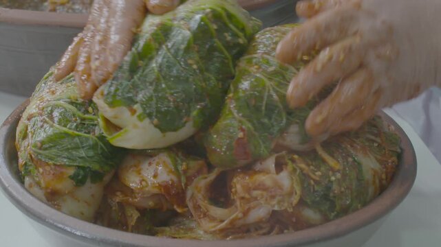 김장 배추김치 김치 양념 버무리기 포기김치 절임배추 김장양념 김장철 속버무리기 한식 한국음식 전통음식 가정식 반찬 식재료 유네스코인류무형문화유산 김장문화