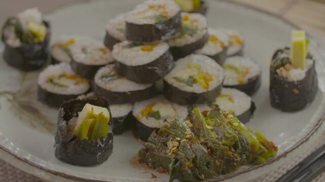 김밥 케이푸드 K푸드 김 밥 김발 김밥발 김밥만들기 한국음식 한식 분식 간식 도시락 소풍 야풍 식재료 요리 조리 가정식 식사 한끼 간편식 쌀 참기름