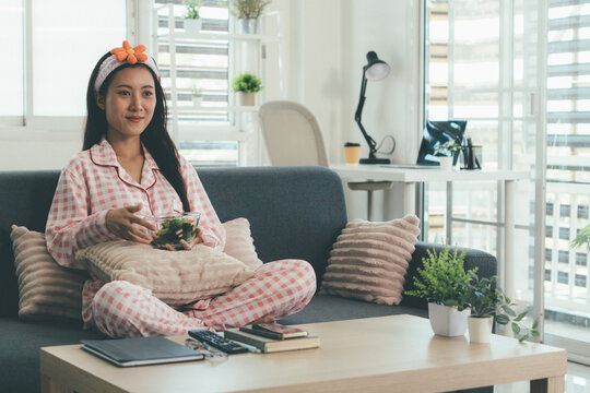 Woman enjoying life at home, promoting healthy eating, wellness, and a balanced lifestyle. Concept of natural nutrition, mindfulness, and modern healthy living.