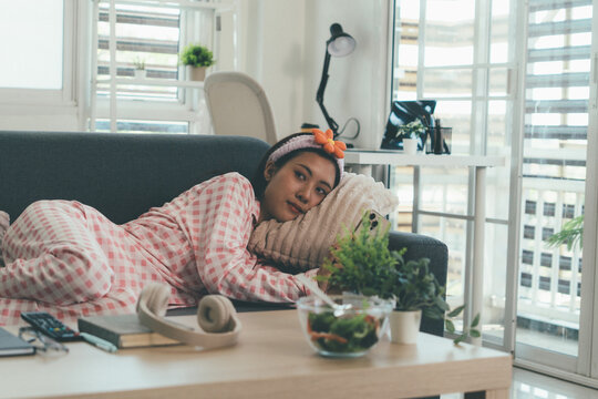 Woman enjoying life at home, promoting healthy eating, wellness, and a balanced lifestyle. Concept of natural nutrition, mindfulness, and modern healthy living.