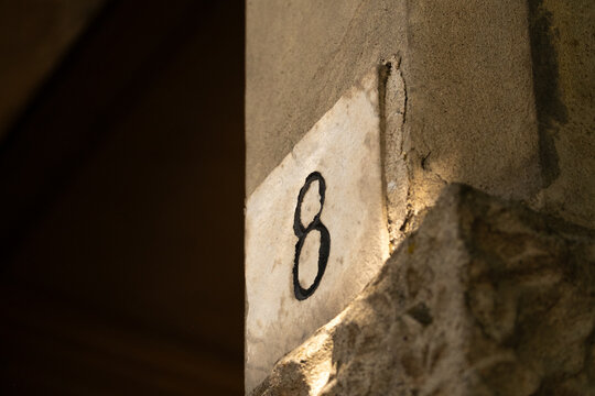 Number eight. Number 8. Street number 8.