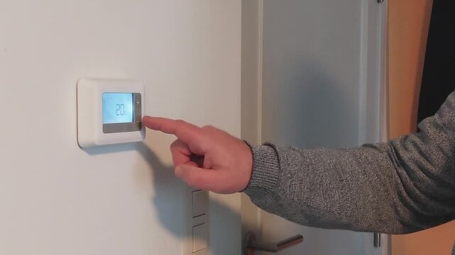 Regulating temperature in the house with a digital thermostat