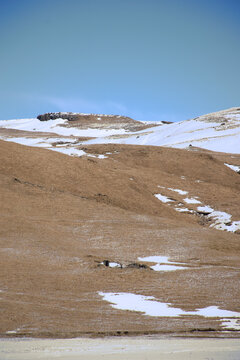 LAYERS OF THE ICELANDIC EARTH