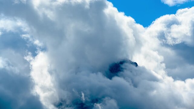 Timelapse: Extreme cloud movement over the Zugspitze and the Waxenstein in Garmisch-Partenkirchen / Part 2