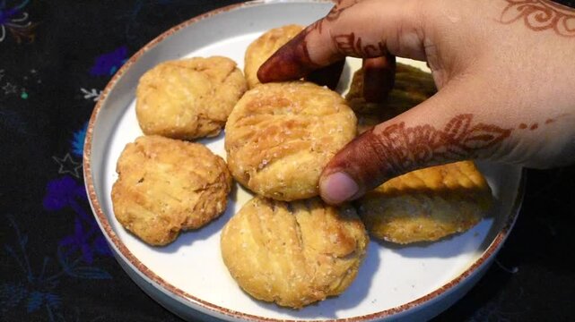 Thekua, famous bihari sweet made during chhath puja.
