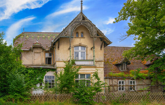 Das Geb&auml;ude ist Teil des historischen M&uuml;hlenensembles in Wustrau, Fehrbellin, Brandenburg, Deutschland