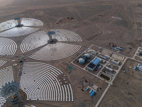 Yumen Xin Neng molten salt tower solar thermal power station panoramic view