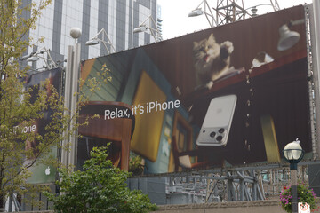 Obraz premium Apple Inc urban advertising for cell phones (