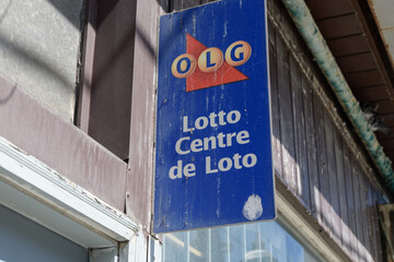 Obraz premium grunngy/old OLG blade sign in Toronto (Lotto Centre de Lotto)