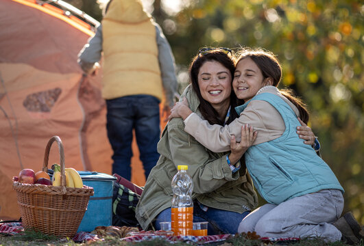 Familiy enjoying picnic in the park