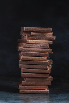 Copper, valuable industrial raw material and globally traded non ferrous metal. Stack of copper bars highlights material value, industrial supply, commodity tradem and the importance of copper in inte