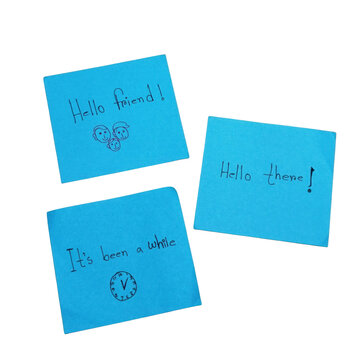 Blue sticky notes with handwritten messages and isolated on a transparent background