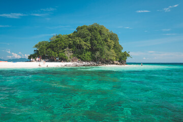 Fototapeta premium Natural scenery of islands, seaside and sandy beach in Krabi, Thailand