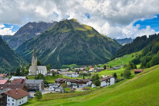 Landschaft bei Mittelberg im Kleinwalsertal