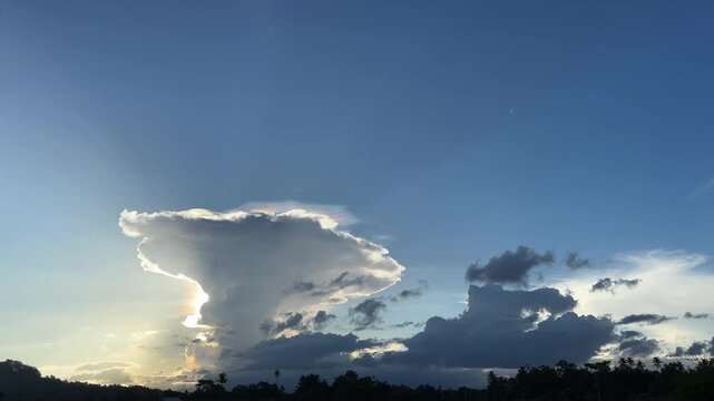 4K Rare Iridescent Cloud Phenomenon at Sunset