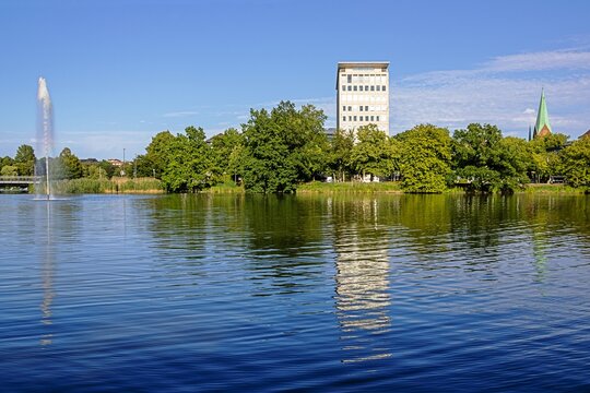 kiel, deutschland - kleiner kiel am hiroshimapark