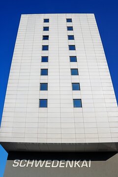 kiel, deutschland - 12.07.2026 - modernes geb&auml;ude am schwedenkai 