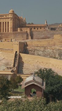 Jaipur, Rajasthan, India. time Lapse Tourists Walk At Dil Aaram Bagh, Or Mughal Gardens 18th Century Near Amer Fort Or Amber Fort, Amer. Travel To India. Included In Unesco World Heritage Site List