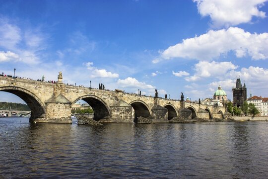 Vltava river with Charles Bridge, Karlův most, UNESCO World Heritage Site, Prague, Czech Republic