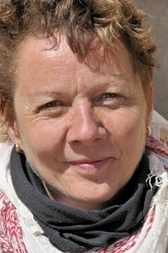 Woman (50-55), desert trekking, Erg Chebbi, Morocco