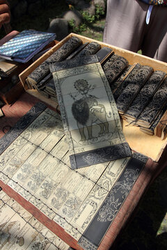 Prasi, Balinese painting and writing on lontar leaves (Borassus flabellifer).