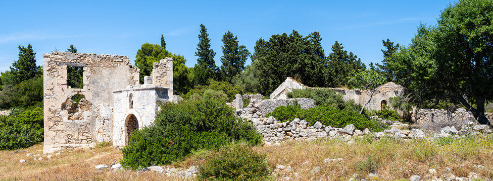 Ruine des Klosters Agios Andreas auf Zakynthos aus dem 16. Jahundert als Panorama