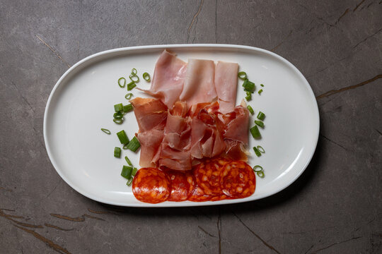 Italienische Wurst: Schinken, Parmaschinken und Salami