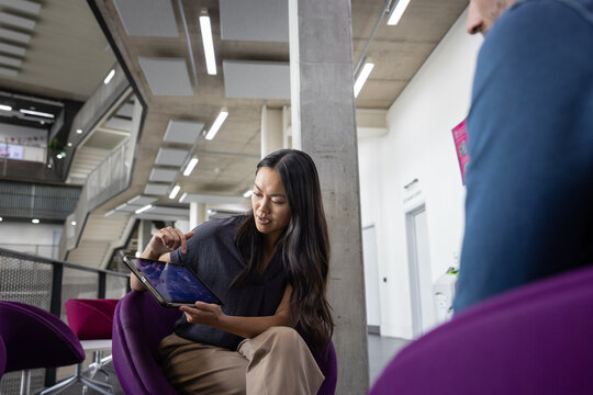Presenting Ideas with Technology in a Meeting