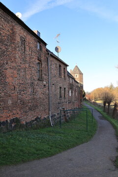 Blick in die Altstadt von Zons am Rhein	