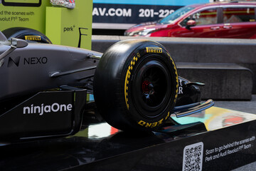 Fototapeta premium NEW YORK, USA – SEPTEMBER 16, 2026: a Formula 1 car display in Times Square with Audi Revolut F1 Team branding and sponsor logos.