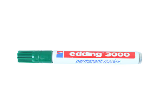 classic edding 3000 green permanent marker pen with a white barrel body and red cap, isolated on transparent background, germany, M&uuml;nster, september 16, 2026