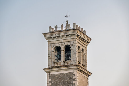 Historic Tower in a shown clearly in the frame in an outdoor setting, in a clean visual environment, under daylight, with a natural mood, suitable for marketing, editorial, and digital storytelling.