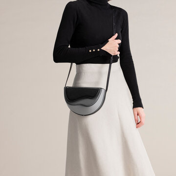 Black Turtleneck Fashion With Crossbody Bag