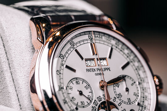 LA, CA, USA
September 15, 2026
Patek Philippe Perpetual Calendar Chronograph 