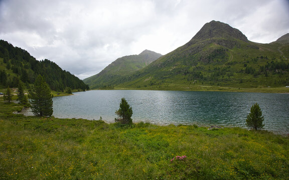 Lake Obersee is located directly at the Staller Saddle mountain pass on the Austrian side of the border between Austria and Italy.