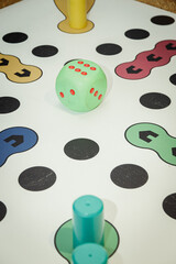 Gra planszowa ludo chińczyk © Studio Migafka