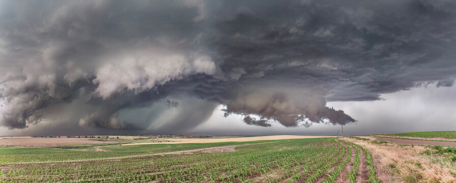 Storm cell formation in Tornado Alley