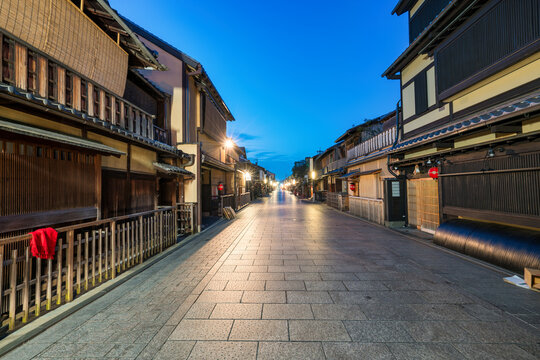 Hanamikoji Street at dawn in Kyoto, Japan