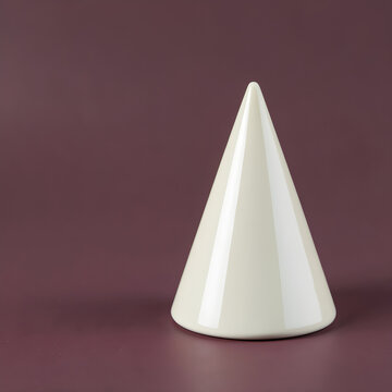 バーガンディ背景に置いた白い円錐形の磁器スタンド