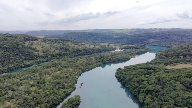 Vista a&eacute;rea da Usina Hidrel&eacute;trica Miranda em Uberl&acirc;ndia, Minas Gerais (Rio Araguari)