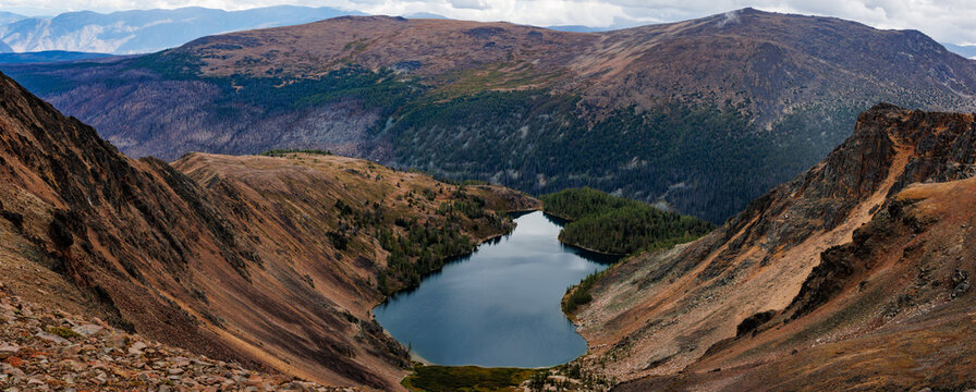 Panoramic mountain basin and alpine lake in Cathedral Park