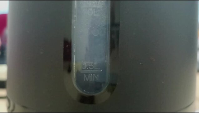 Video of Electric Kettle Water Level Indicator Showing 0.5L Minimum Mark