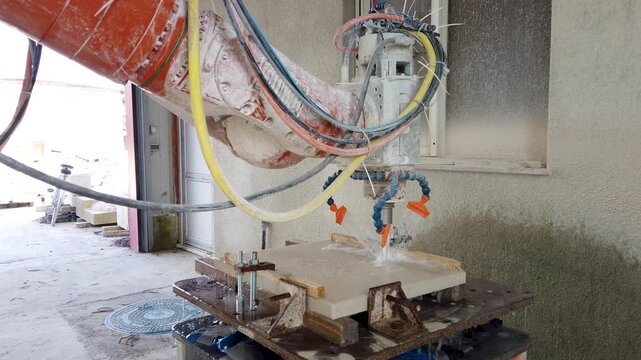 3D robotic milling cell sculpting stone