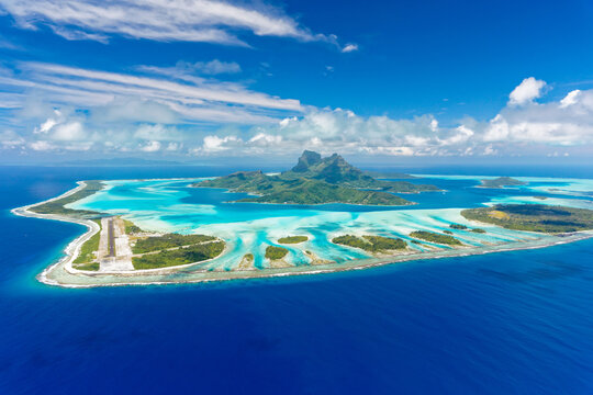 FRENCH POLYNESIA. BORA-BORA ISLAND. AERIAL VIEW