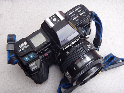 Minolta 7000 Maxxum 35mm SLR film camera technology