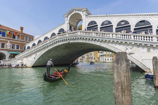 Rialto Bridge, Venice, Veneto, Italy