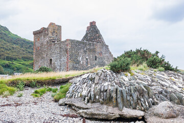 Lochranza castle on the island of Arran © nicholasjermy