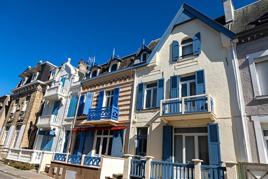 fa&ccedil;ades color&eacute;es du nord de la France