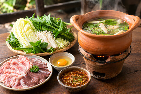 Thai Clay Pot Hot Pot / Jim Jum