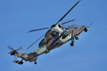 Obraz premium Hélicoptère Tigre décollage